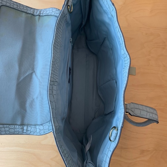 Large Baby Blue Faux Snakeskin Shoulder Tote Bag - Picture 7 of 12